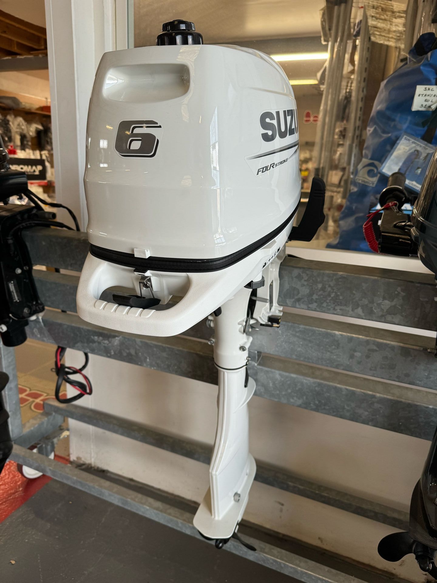 slider 0 SUZUKI DF6A L BLANC